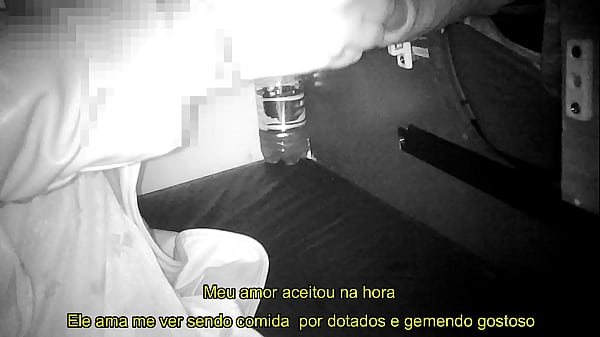 GLORY HOLE - UM PAU GROSSO ME COMEU GOSTOSO NA BALADA LIBERAL 