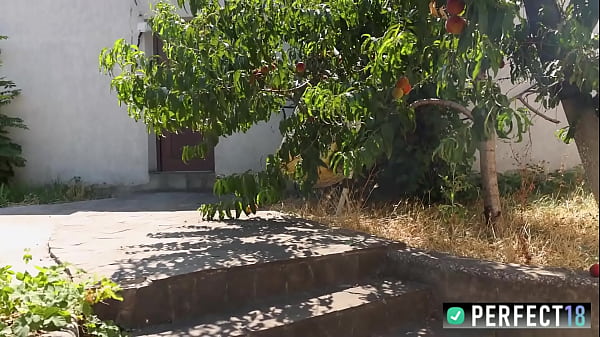 Nonton Peach Please! Sumiko Smile Masturbating Outdoor For Perfect18 thumbnail