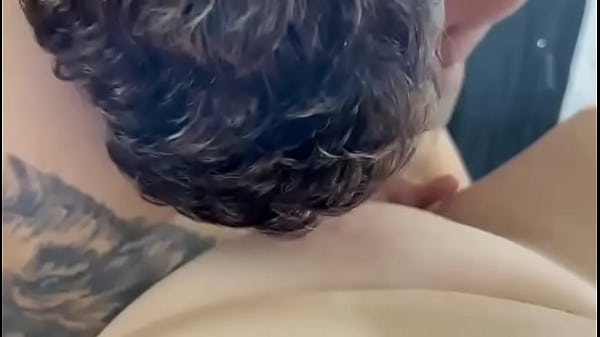 Play MP4 - Minha amiga adorou minha lingua