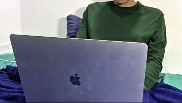 Nonton I Rip Her Laptop Off And Turned Her Work Day Into A Chaos By Cuming On Her Tight Pussy thumbnail