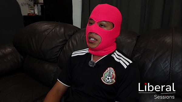 Nonton Me Cojo A La Madrastra De Mi Amigo Y El Nos Descubre. thumbnail