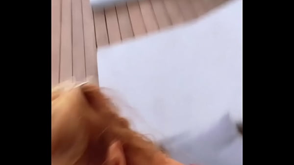 Voici la tenue que je portais lors du dernier gang bang postait ici hier soir 