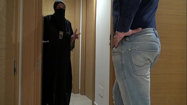 Play MP4 - British Plumber Fucks Muslim Milf In Her Kitchen