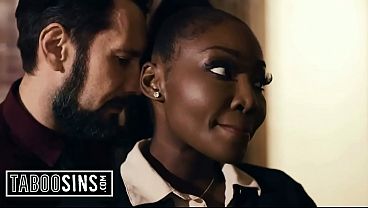 Curvy Black Real Estate Agent Fucks with the Client to Close the Deal