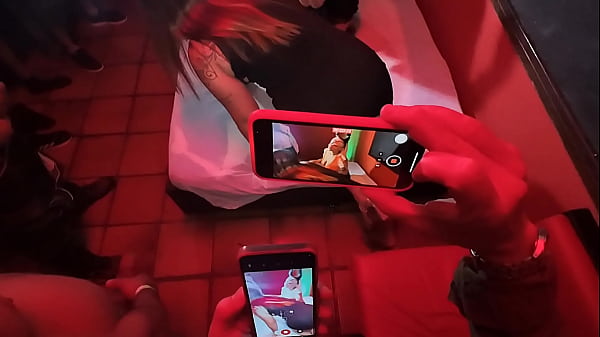 Nonton Eu Estava Louca Pra Fazer Um Gang, Recebi Um Convite Da Toca Dos Lobos E Minha Buceta Come&ccedil;ou A Piscar thumbnail