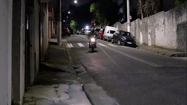 Play MP4 - Socialite fode o cuzinho com o entregador do Ifoode na frente do marido corno e humilha eles e pelo menos umas 20 minorias diferentes&period; Algu&eacute;m cancela esse monstro