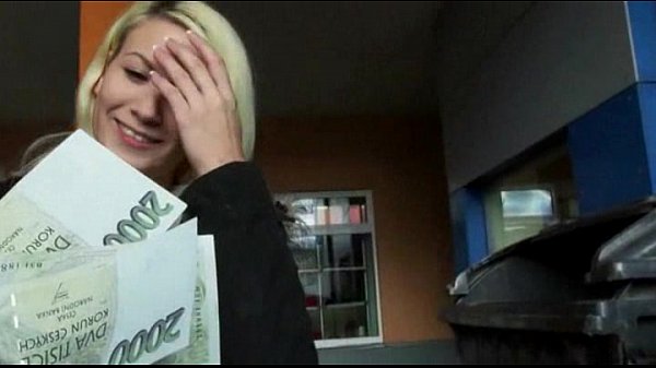 Tight amateur blonde Eurobabe Yenna banged in carpark