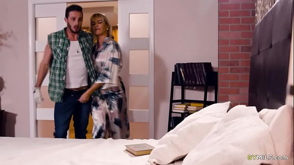 Horny bored MILF Dana DeArmond fucks the renovator 