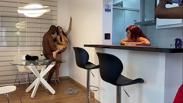 Play MP4 - Karen Oliver e Jefao fodendo e sua sobrinha espiando escondido e tocando a bucetinha&period; &period; Making of