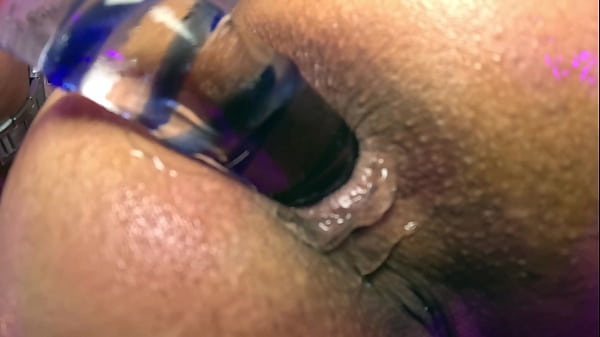 Ela pediu pra fodi o cuzinho dela sem d&oacute; na sala 