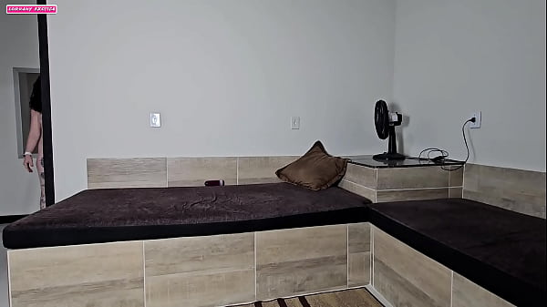 Nonton Gravida Safada Se Exibe Na Internet Enquanto O Marido Corno Si Prepara Pra Fude-la thumbnail