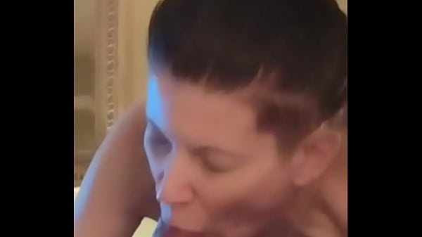 Play MP4 - Suck tha cock