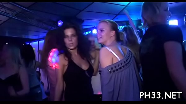 Brunettehair slots sucking hardcock