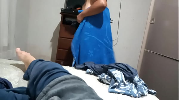 Play MP4 - coroa bucetuda