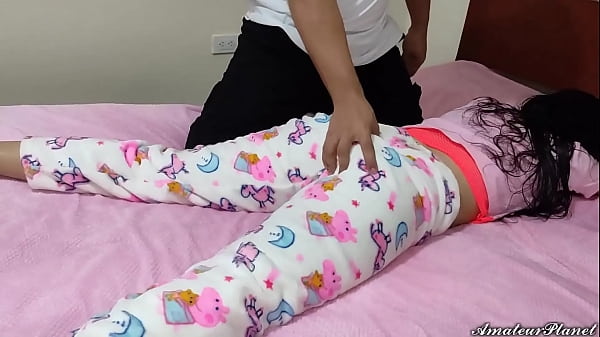 se Aprovecho en el Masaje de su Cuerpo cuando estaba Sola en Casa Sub_English Jav