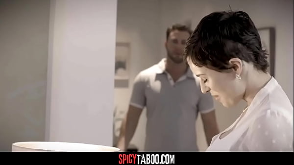 Play MP4 - Cheating husband has sex with the nurse next to his wife