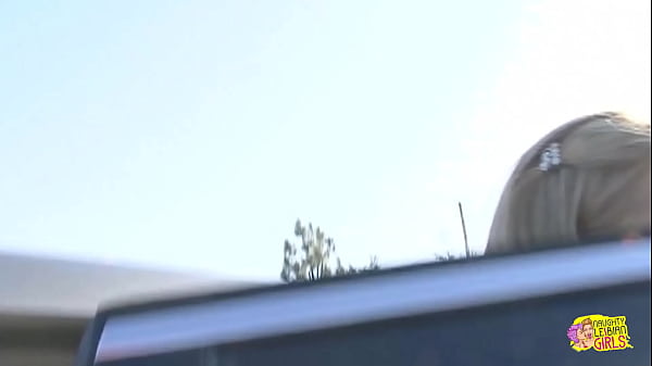 Nonton Hot Chicks Decide To Experience Their Naughty Sides On Each Other thumbnail