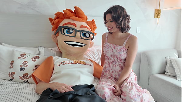 Play MP4 - Hazel Heart&rsquo;s Latina Lips Slurp My Dick in Her Debut Cumshot Party&excl;