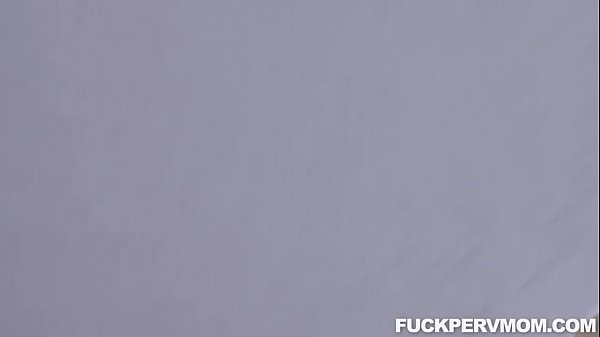 Play MP4 - Megan Maiden Shaving A MILFs Muff