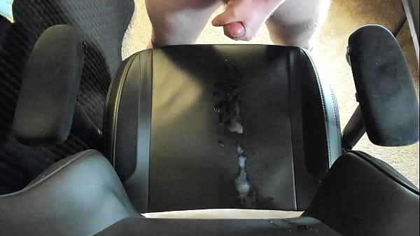 Massive cummm sprayyy