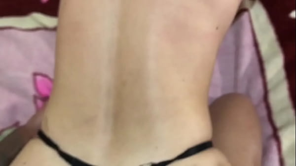 Primeira vez dessa novinha magrinha gostosa muito top bem branquinha(Completo NoRed)