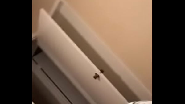 Nonton She Loves Making It Wet thumbnail