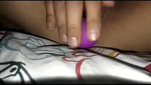 Juego Con Mi Vibrador Asta Dentro De Mi thumbnail