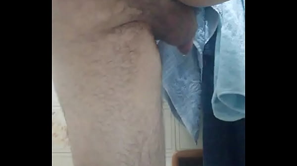 Meu cuzinho t&aacute_ carente j&aacute_ que n&atilde_o acha dotado pra foder