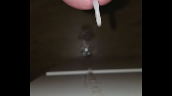 Play MP4 - slow motion cumshot