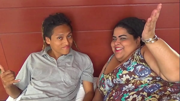 Play MP4 - Su primer video de Peladito