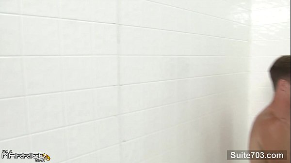 Play MP4 - Married guy gets fucked by a gay