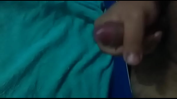 Play MP4 - Lucas Policial &lpar;e hetero&rpar; gozando gostoso pra mim