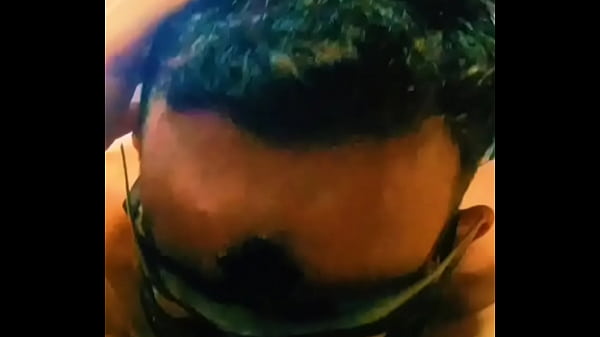 Play MP4 - Marido leva novinha para o amigo