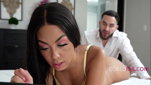 Invisible Dude Free_Uses All Women In His Family - Tiffany Fox, Bianca Banks