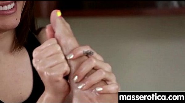 Nonton Sexy Girl Gives Big Tits Lesbian An Orgasm 13 thumbnail