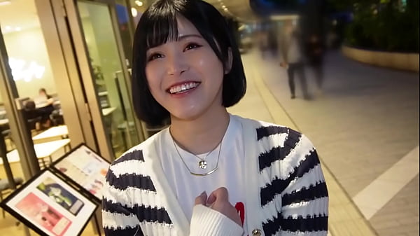 Part1 この企画のターゲットは東京で遊び慣れていない女の子。各地で出会った女の子達に東京旅をプレゼントする代わりに【ns(ノースキン)＝ゴム無し】の淫らで濃密な時間を過ごす企画。今回のターゲットは静岡住み、個人経営のカフェ店員もかさん。清純派に見えて無責任な中出しに悦ぶ変態女。 thumbnail