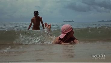 Nonton Fucking In Sea Waves thumbnail