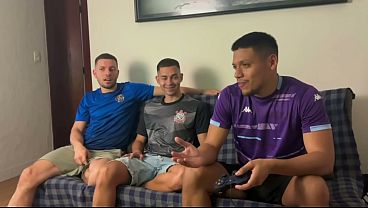 Machos dotados fudendo twink safado jogando