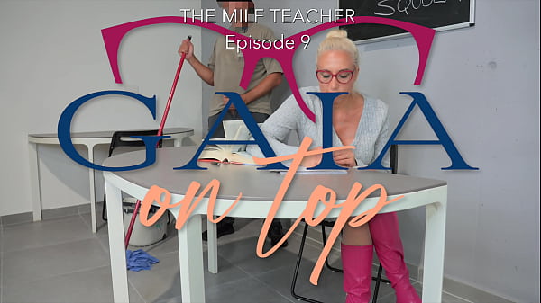389 | MILF TEACHER - ANAL CREAMPIE - TOILET - PEE - PROLAPSE