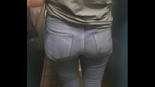 Slut pounded in bathroom with creampie