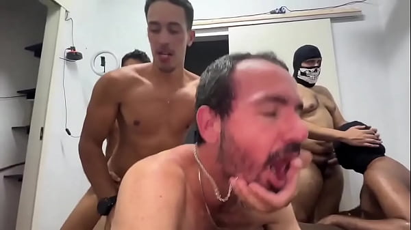 Play MP4 - Amanh&atilde; tem suruba l&aacute; no meu apartamento na Rep&uacute;blica &lpar;SP&rpar;&period; Manda abaixo uma foto da sua piroca caso vc queira participar&excl;