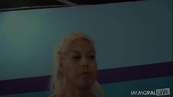 Nonton Bridgette B, Scarlett Lavey & Ashden Have Tigass Bitties & Enjoy Fucking Each Other thumbnail