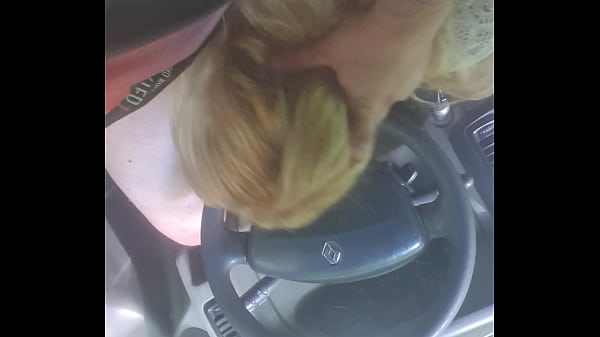 Kolezanka ssie mojego fiuta