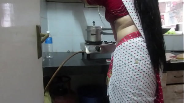 Play MP4 - ▶ Leena Bhabhi Hot Navel Housewife 1