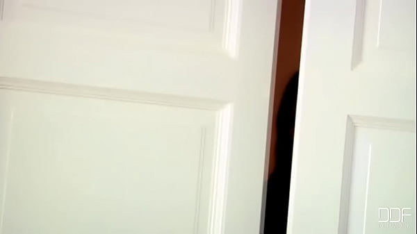 Nonton Gives The Show We Crave! thumbnail