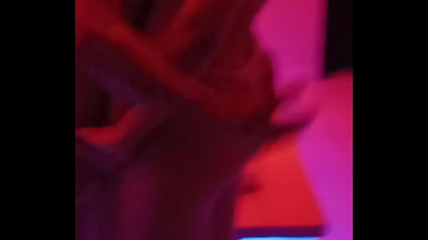 Beijando_o amantena frente do marido Doutora liberadaa