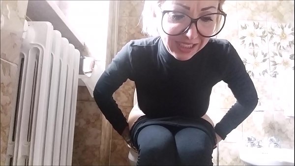 Play MP4 - AWESOME&excl; come and see me on wc&period; HEAR AND SMELL ALL&comma; darling