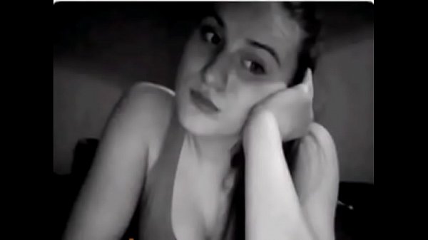 Nonton Sexy Young Chick Playing On Webcam thumbnail