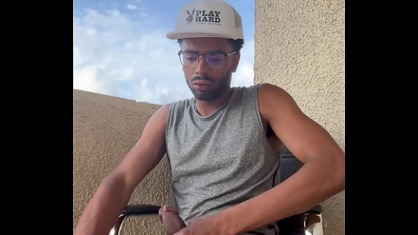 Play MP4 - Balcony jerkoff 2