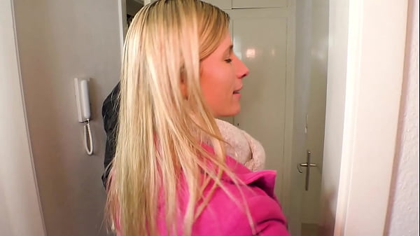 TRAUMFRAU MELANIE AUS DEUTSCHLAND OHNE_KONDOM BESAMT